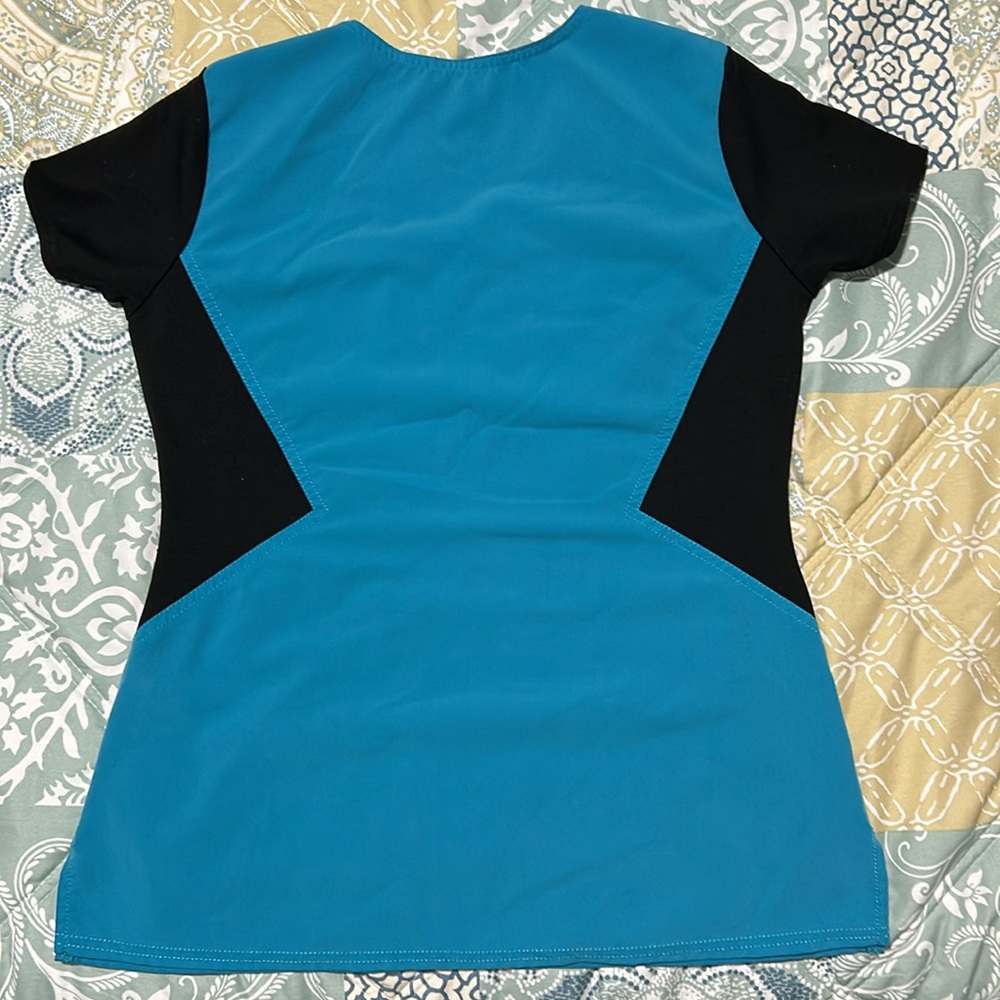 Scrub Top - Picture 5 of 5